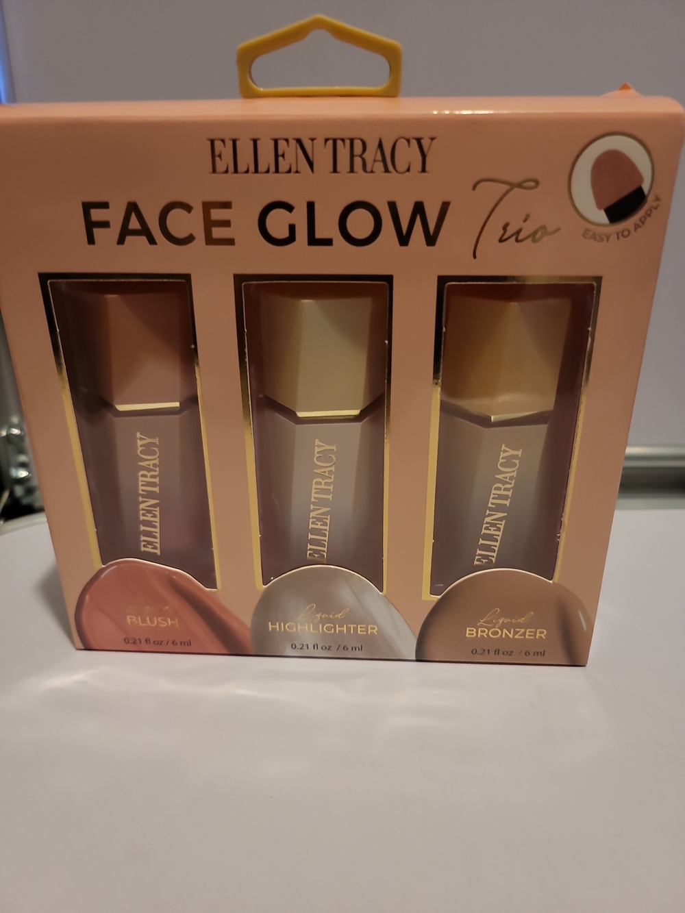 Ellen Tracy Face Glow Trio - Blush, Highlighter & Bronzer (Peach/Gold/Tan)